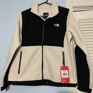 North Face Denali Jacket Medium NWT